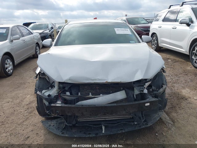 KMHD84LF8JU620795 Hyundai ELANTRA SEL