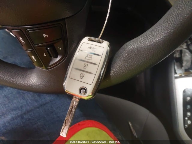 KNADM4A35H6111560 KIA RIO LX