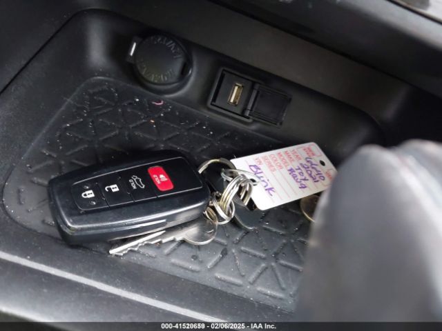 2T3C1RFV7MW137391 Toyota Rav4 Xle Premium