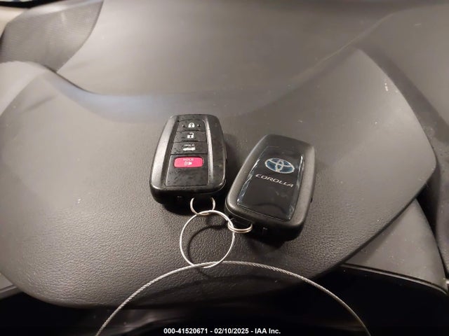 Toyota Corolla Hybrid Le 2021 JTDEAMDE9MJ009196 Image 11