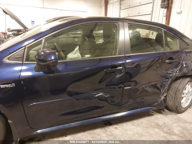 Toyota Corolla Hybrid Le 2021 JTDEAMDE9MJ009196 Image 14