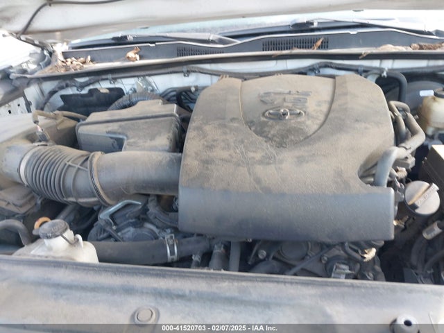 5TFAZ5CN8HX043633 Toyota Tacoma Sr5 V6