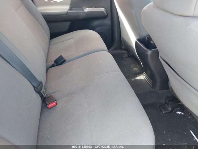 5TFAZ5CN8HX043633 Toyota Tacoma Sr5 V6