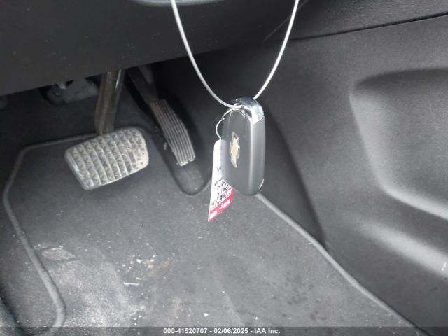 2GNAXHEV9J6270122 Chevrolet EQUINOX LS