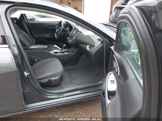 1G1ZD5ST9JF138191 Chevrolet MALIBU LT