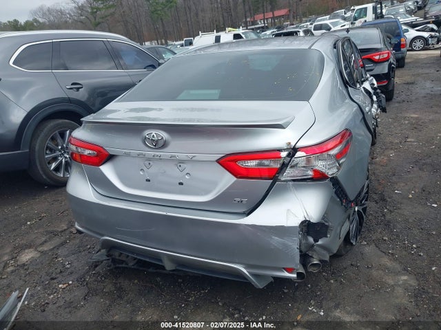 Toyota CAMRY SE 2018 4T1B11HK3JU573014 Image 16