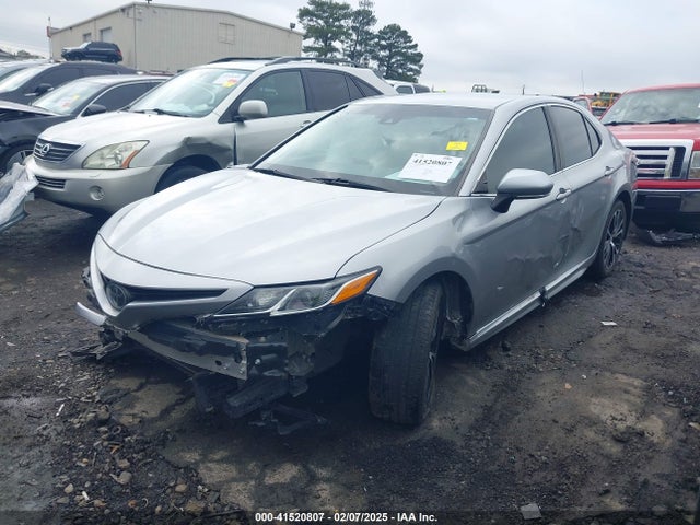 Toyota CAMRY SE 2018 4T1B11HK3JU573014 Image 2