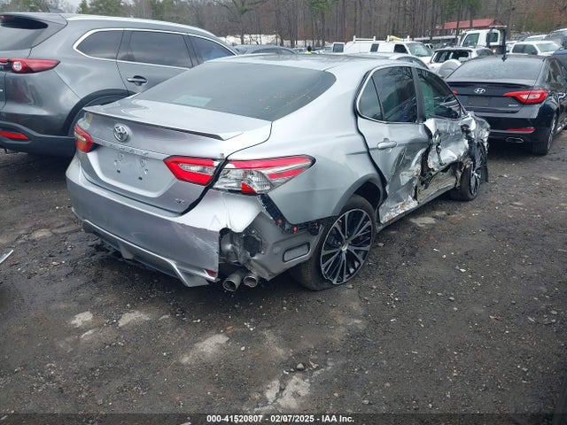 Toyota CAMRY SE 2018 4T1B11HK3JU573014 Image 4