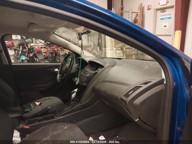 1FADP3K26JL208094 Ford FOCUS SE