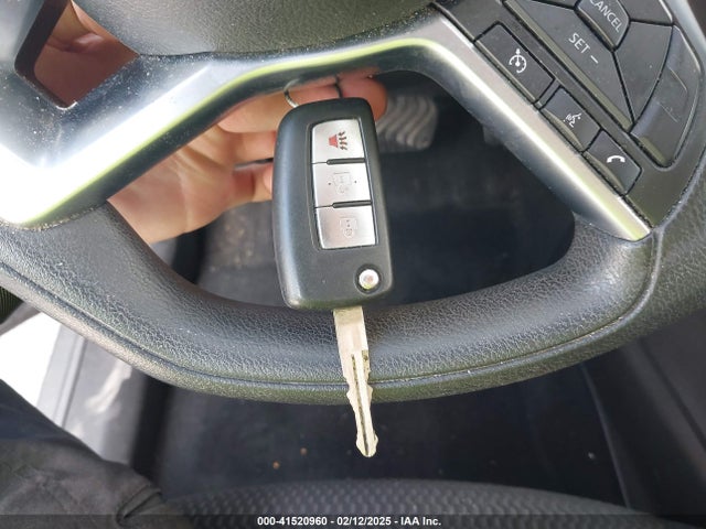 JN1BJ1CP8KW217691 Nissan Rogue Sport S