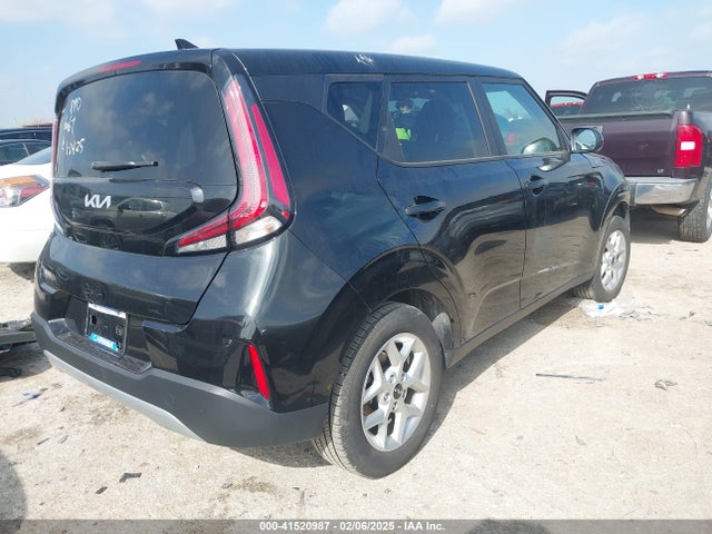 KNDJ23AU7R7236067 KIA SOUL LX