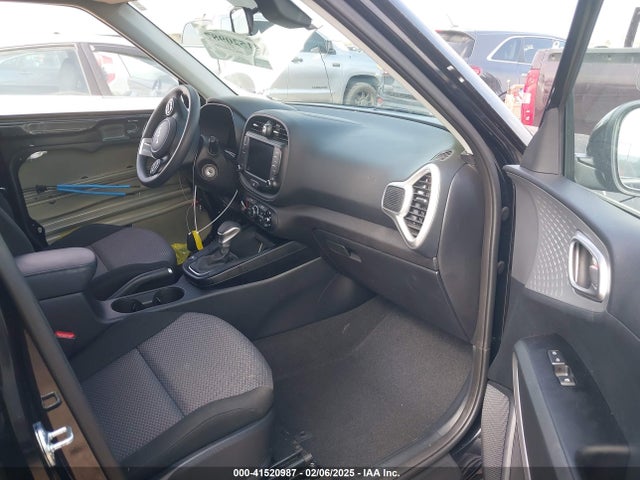KNDJ23AU7R7236067 KIA SOUL LX