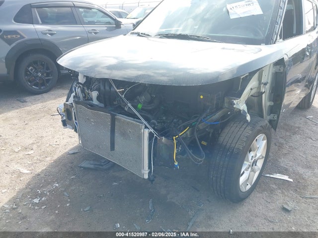 KNDJ23AU7R7236067 KIA SOUL LX