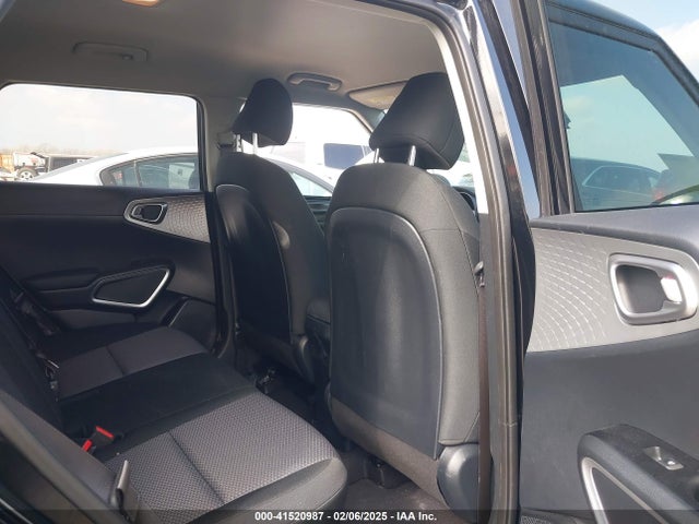 KNDJ23AU7R7236067 KIA SOUL LX