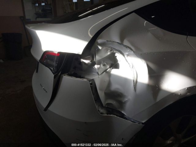 5YJYGDEE5LF043801 Tesla Model Y Long Range Dual Motor All-wheel Drive
