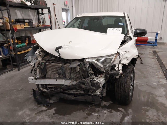 JTMZFREV6HJ147279 Toyota RAV4 LE
