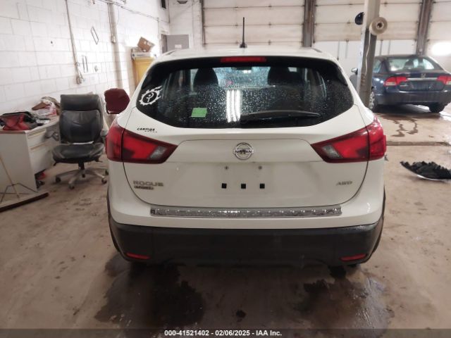 JN1BJ1CR5HW114299 Nissan Rogue Sport S
