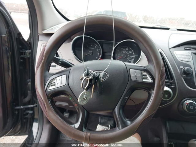 KM8JT3AF6FU086041 Hyundai TUCSON GLS