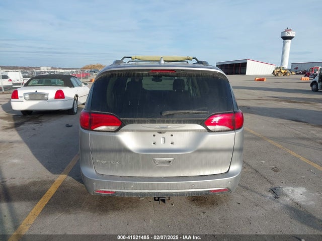 Chrysler Pacifica Touring L 2018 2C4RC1BG6JR144724 Image 16