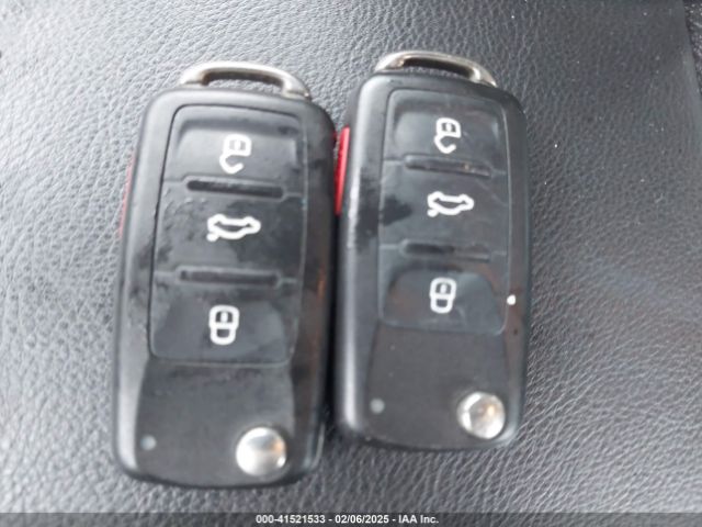 WVGBV7AX8GW592927 Volkswagen TIGUAN S