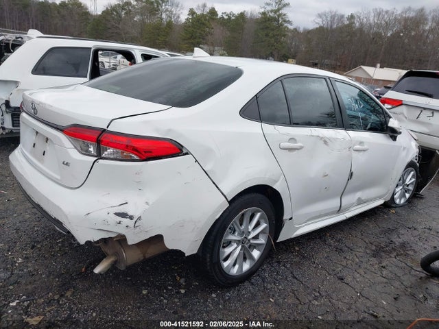JTDVPMAE3NJ193796 Toyota COROLLA LE