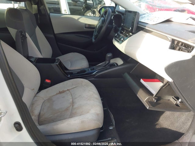 JTDVPMAE3NJ193796 Toyota COROLLA LE