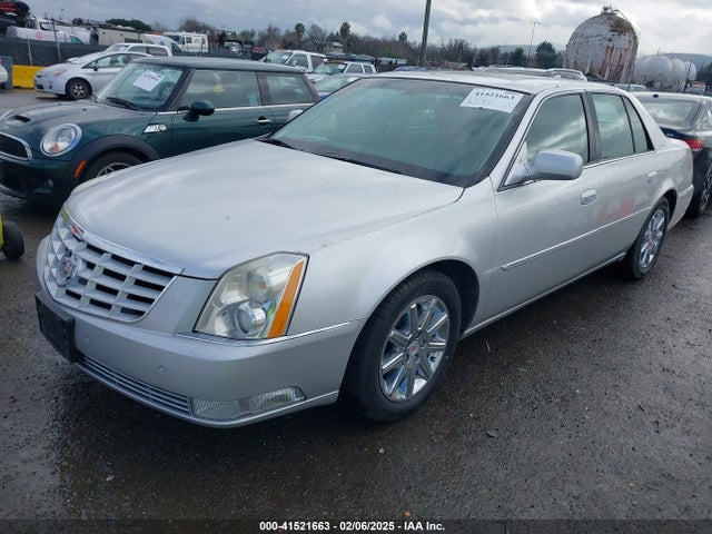 2011 CADILLAC DTS 1G6KH5E65BU111556 Photo 1