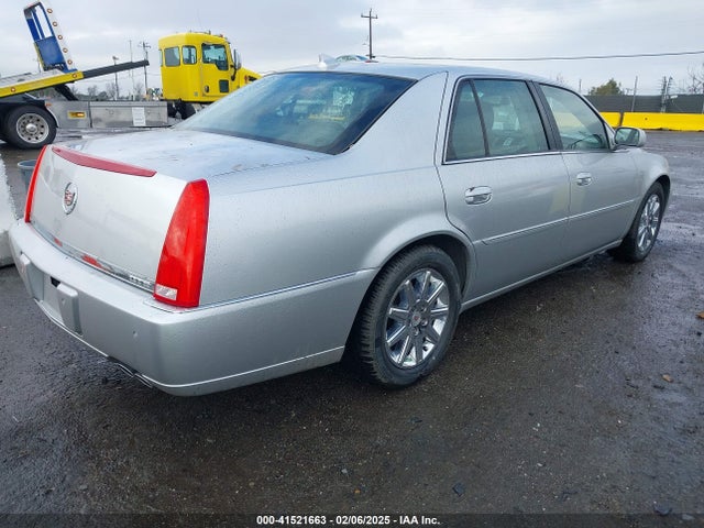 2011 CADILLAC DTS 1G6KH5E65BU111556 Photo 3