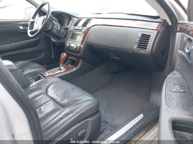 2011 CADILLAC DTS 1G6KH5E65BU111556 Photo 4