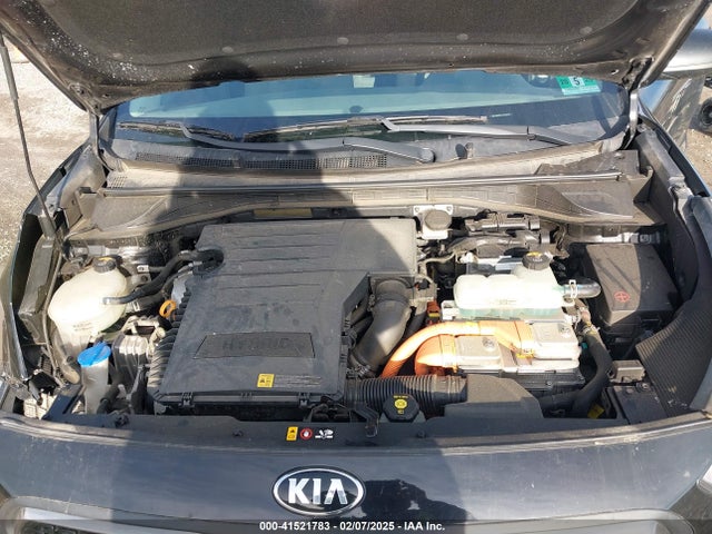 KNDCB3LCXJ5158204 KIA NIRO LX
