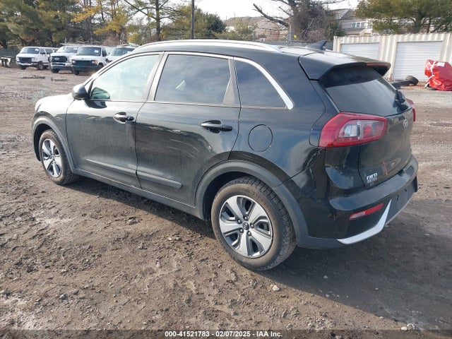 KNDCB3LCXJ5158204 KIA NIRO LX