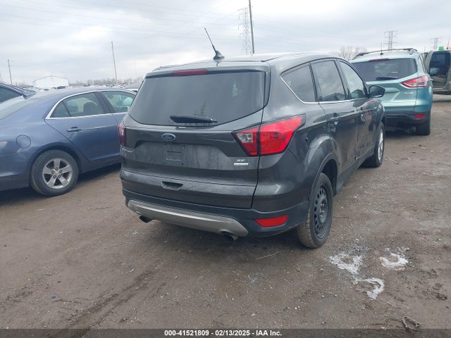 Ford ESCAPE SE 2019 1FMCU0GD0KUB32385 Image 4