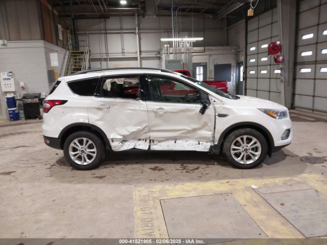 1FMCU0HD3JUD55145 Ford ESCAPE SEL