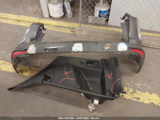 2HKRW6H32JH209834 Honda CR-V LX