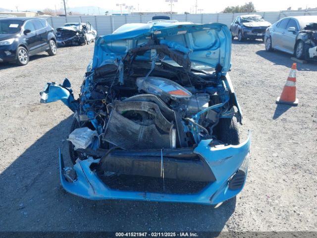 JTDKDTB33G1117310 Toyota Prius C One