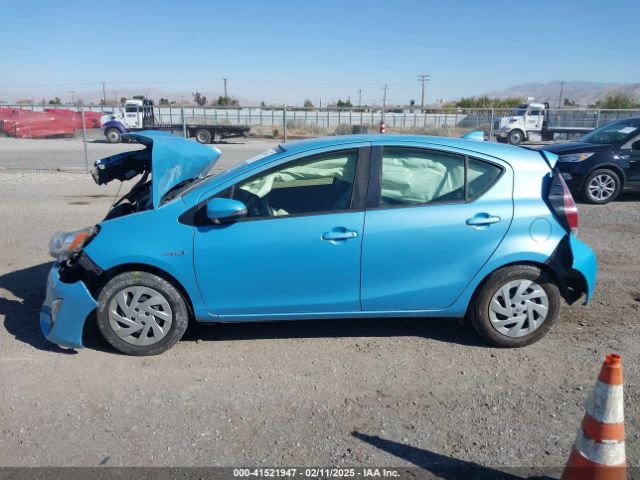 JTDKDTB33G1117310 Toyota Prius C One