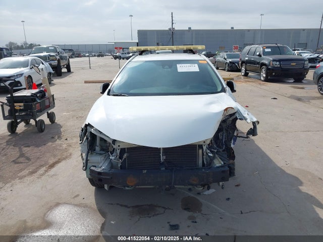 5YFBURHE7HP648132 Toyota COROLLA LE
