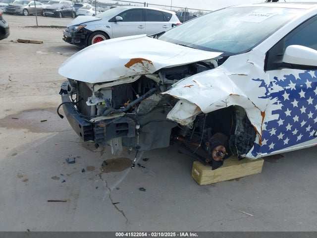 5YFBURHE7HP648132 Toyota COROLLA LE