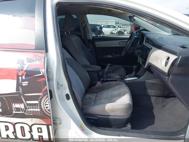 5YFBURHE7HP648132 Toyota COROLLA LE