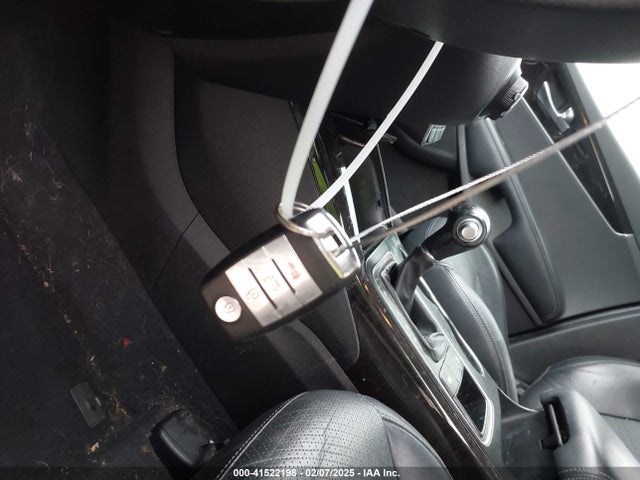 5XYPH4A51JG410598 KIA Sorento 3.3l Ex