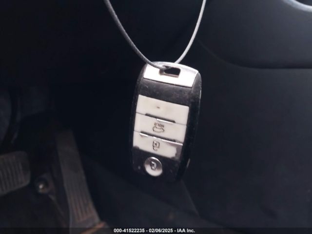 KNDPN3AC2H7035801 KIA Sportage Ex