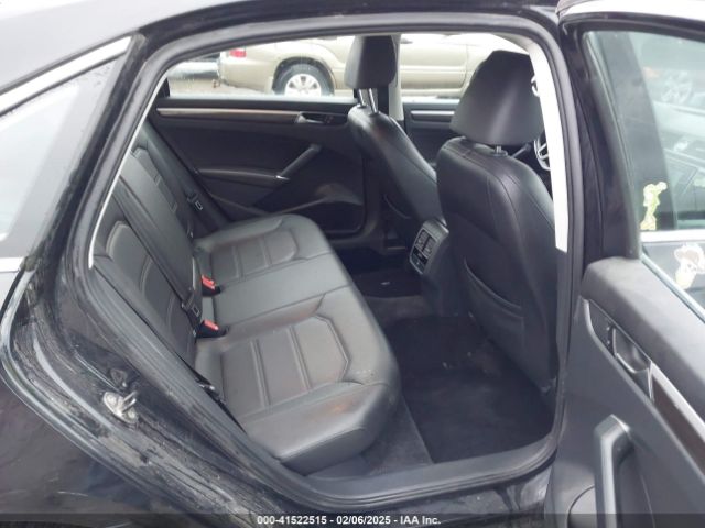 1VWBT7A31HC022646 Volkswagen Passat 1.8t Se