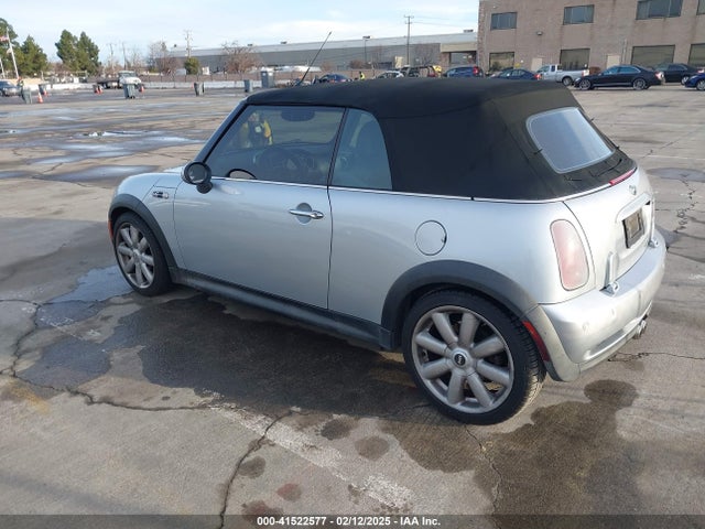 2005 MINI COOPER S WMWRH334X5TF83084 Photo 2