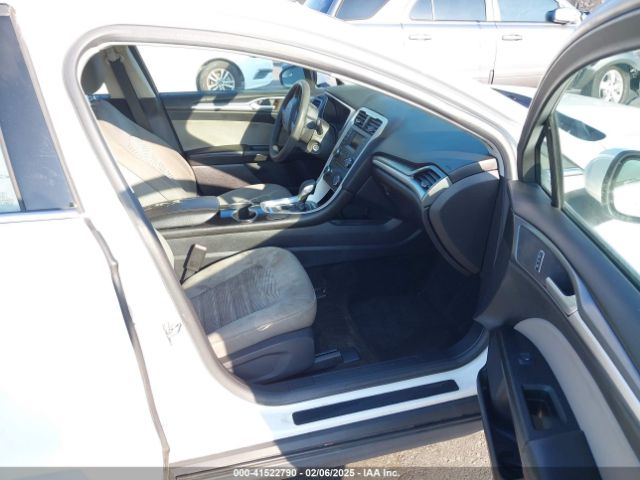 1FA6P0G79G5112887 Ford FUSION S