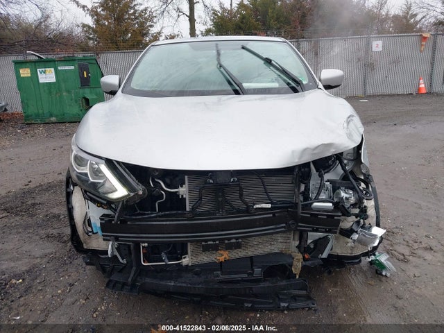 JN1BJ1CR1JW253903 Nissan Rogue Sport S