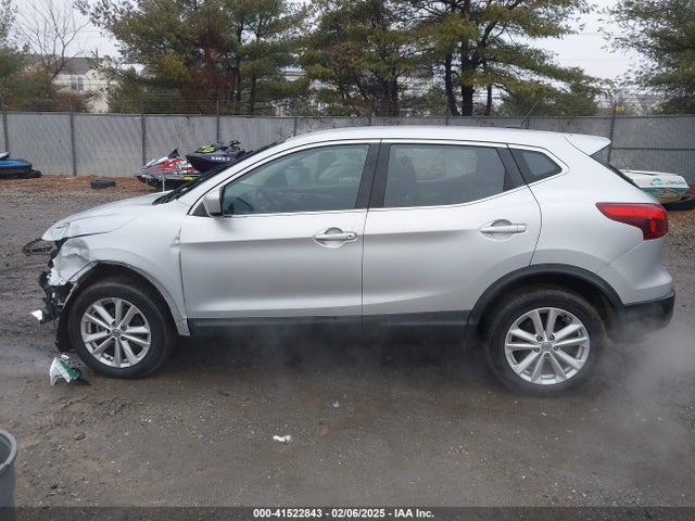 JN1BJ1CR1JW253903 Nissan Rogue Sport S
