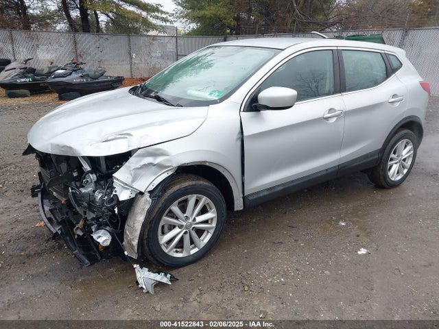 JN1BJ1CR1JW253903 Nissan Rogue Sport S