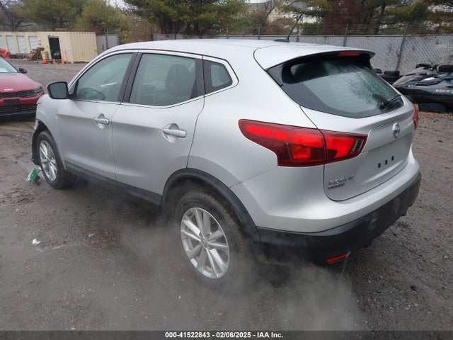 JN1BJ1CR1JW253903 Nissan Rogue Sport S