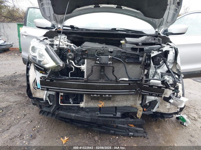 JN1BJ1CR1JW253903 Nissan Rogue Sport S