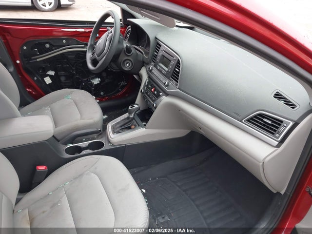 5NPD74LF0JH280012 Hyundai ELANTRA SE